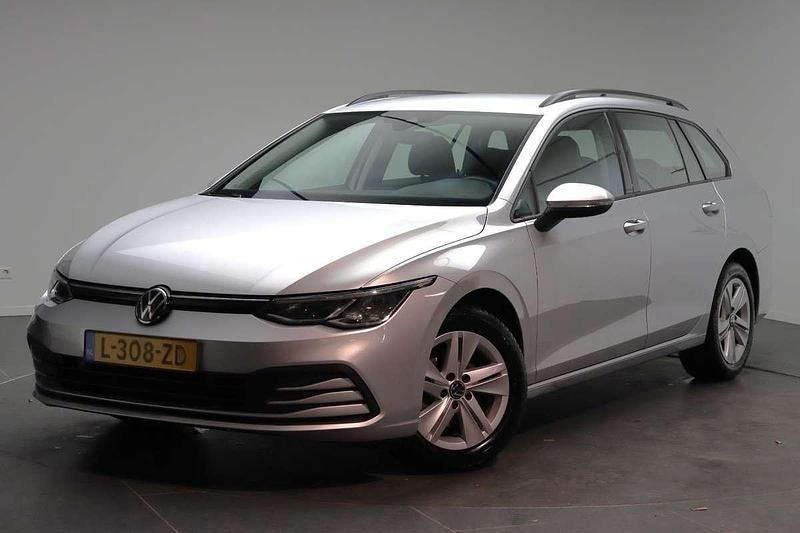 Zilver Occasion 2021 VW Golf VIII Life Stationwagen | € 18.000 (Duur) - Afbeelding 1/4
