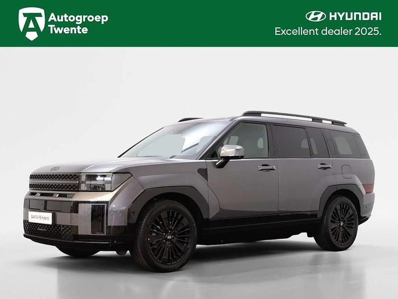 Grijs, metallic lak Nieuw 2025 Hyundai Santa Fe Blackline SUV | € 66.950 (Eerlijke prijs) - Afbeelding 1/4