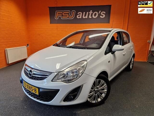 Wit Gebruikt 2012 Opel Corsa Cosmo Hatchback | € 4.450 (Goede deal) - Afbeelding 1/4