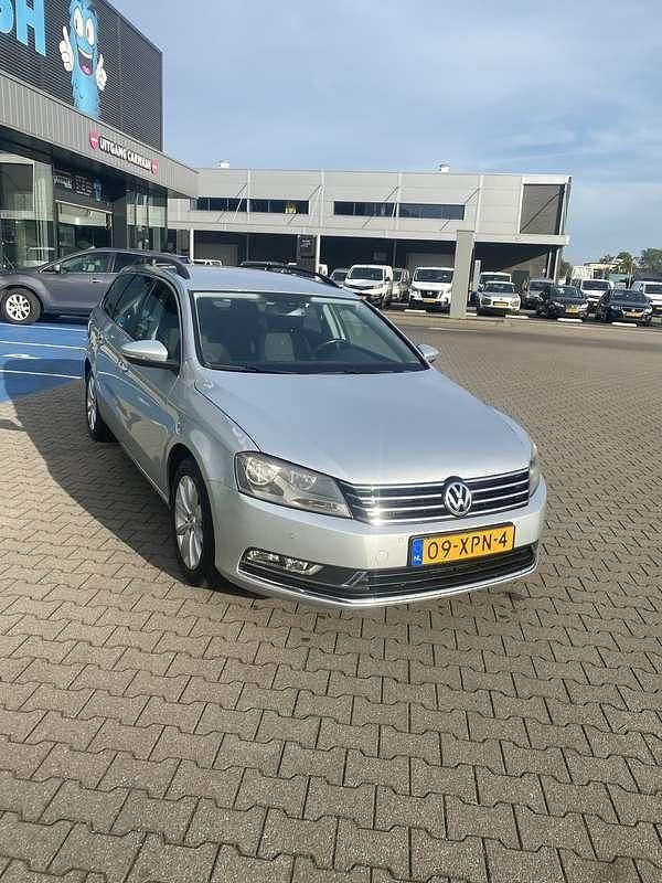 Grijs Gebruikt 2012 VW Passat Stationwagen | € 7.199 (Eerlijke prijs) - Afbeelding 1/4