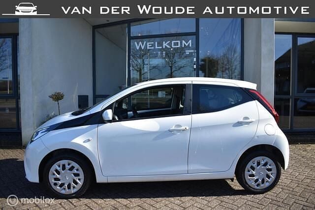 Occasion Toyota Aygo X-play 72 PK (52 kW) 2019 Wit Hatchback