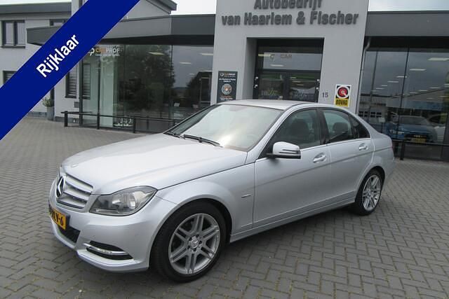 Grijs, metallic lak Gebruikt 2011 Mercedes C180 Avantgarde Sedan | € 8.950 (Goede deal) - Afbeelding 1/3