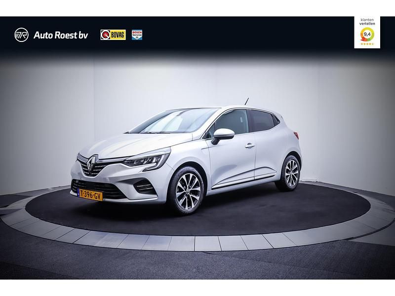 Grijs Gebruikt 2021 Renault Clio V Intens Hatchback | € 17.950 (Iets duurder) - Afbeelding 1/4