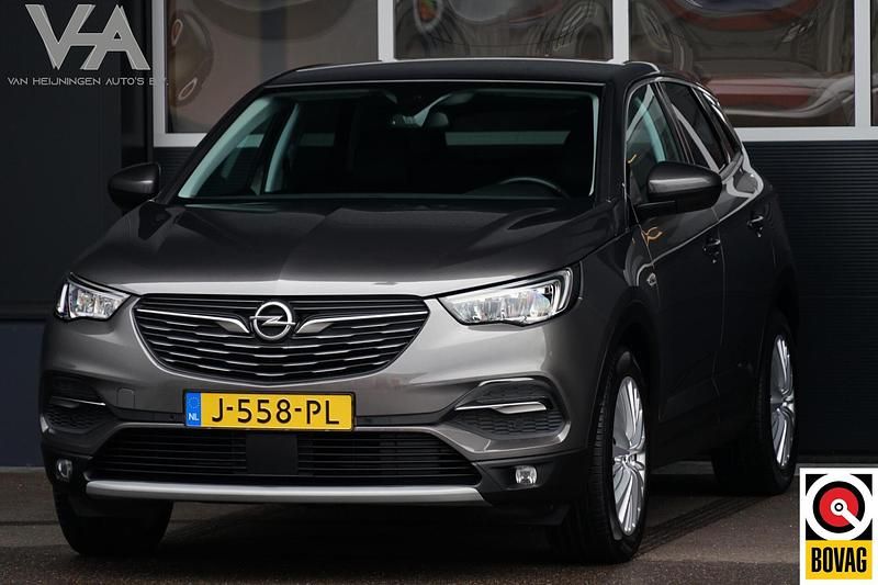 Grijs Occasion 2020 Opel Grandland X Innovation SUV | € 18.950 (Eerlijke prijs) - Afbeelding 1/4