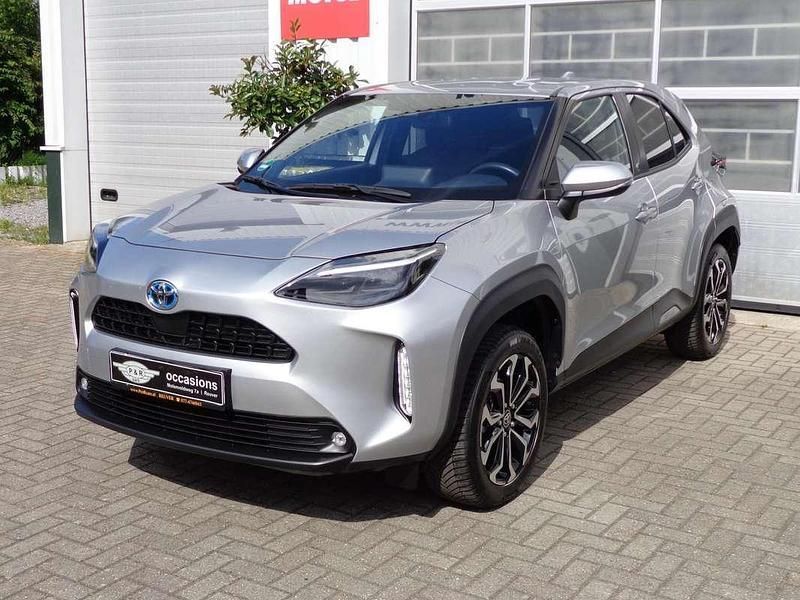 Zilver, metallic lak Gebruikt 2022 Toyota Yaris Cross SUV | € 25.900 (Goede deal) - Afbeelding 1/4