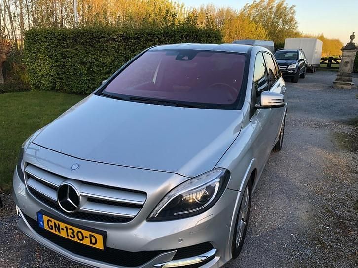 Gebruikt 2015 Mercedes B250e MPV | € 9.000 (Eerlijke prijs) - Afbeelding 1/4