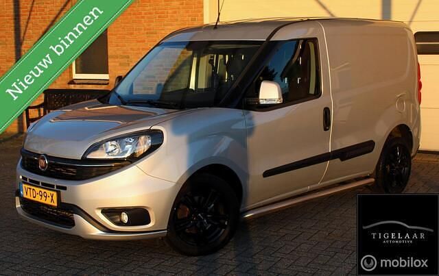 Occasion Fiat Doblò Trekking 105 PK (77 kW) 2023 Grijs (metallic) MPV