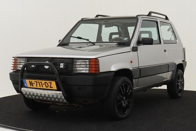 Grijs Gebruikt 2001 Fiat Panda 4x4 Trekking Hatchback | € 13.390 - Afbeelding 1/4