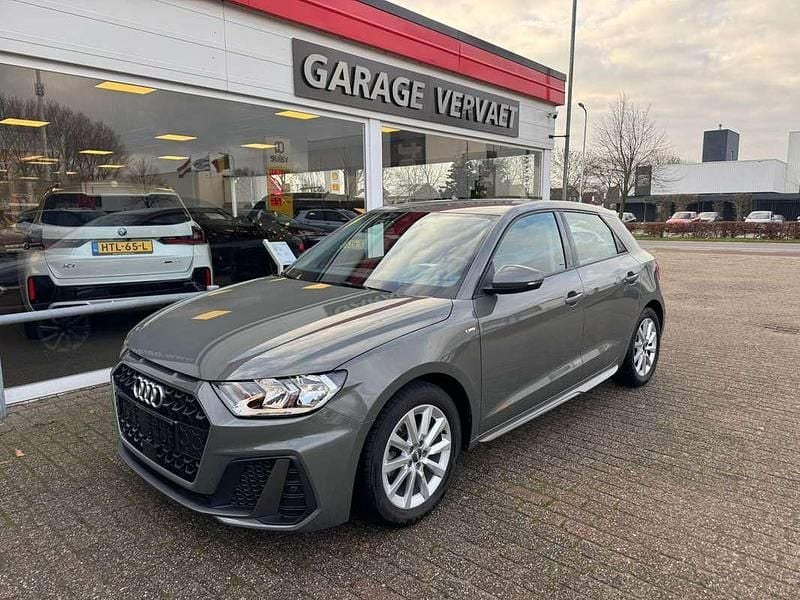 Occasion Audi A1 Sportback S-Line 116 PK (85 kW) 2024 Grijs (metallic) Hatchback