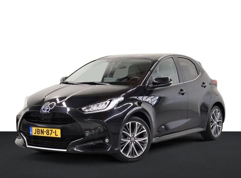 Zwart Gebruikt 2021 Toyota Yaris Executive Hatchback | € 22.950 (Eerlijke prijs) - Afbeelding 1/4
