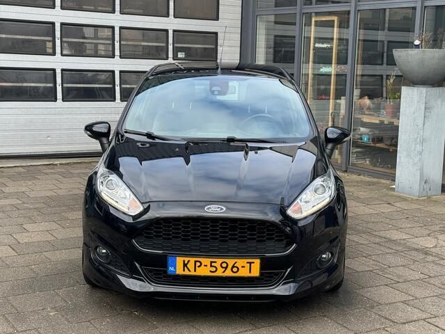 Occasion Ford Fiesta ST-Line 125 PK (91 kW) 2016 Zwart Hatchback
