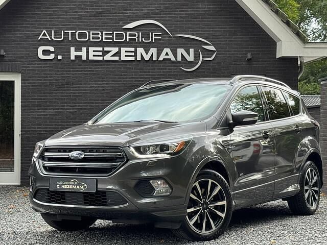 Grijs Gebruikt 2017 Ford Kuga ST-Line SUV | € 18.945 (Eerlijke prijs) - Afbeelding 1/4