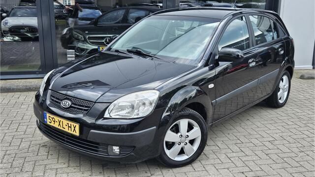 Zwart Gebruikt 2007 Kia Rio Hatchback | € 990 (Super prijs) - Afbeelding 1/4