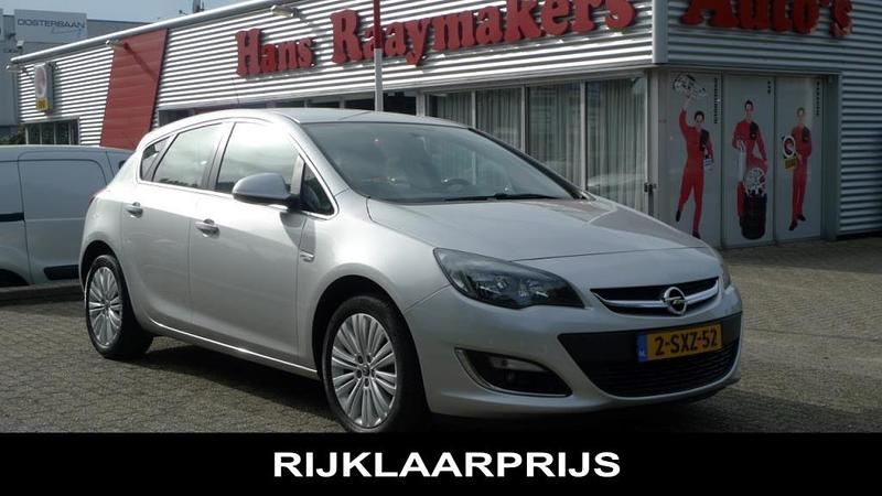 Occasion Opel Astra Design Edition 120 PK (88 kW) 2013 Grijs Hatchback