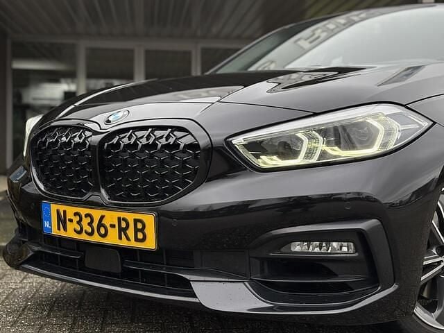 Occasion BMW 118 Executive 140 PK (102 kW) 2021 Zwart Hatchback