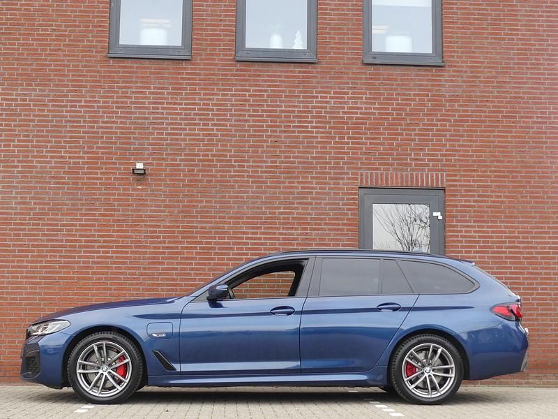 Occasion BMW 530 Executive 184 PK (135 kW) 2021 Blauw Stationwagen