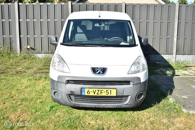 Wit Gebruikt 2012 Peugeot Partner MPV | € 3.000 (Eerlijke prijs) - Afbeelding 1/4