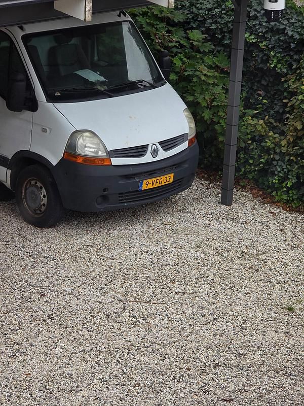 Wit (mat) Gebruikt 2009 Renault Master | € 2.000 - Afbeelding 1/3