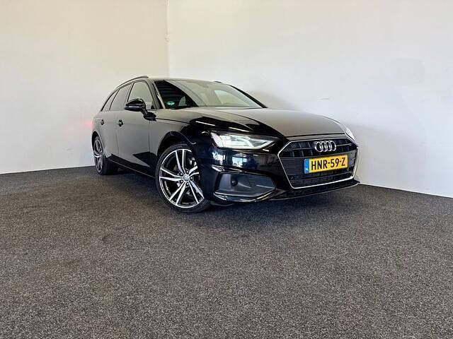 Zwart Gebruikt 2021 Audi A4 Stationwagen | € 19.500 (Goede deal) - Afbeelding 1/4
