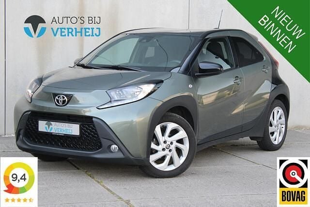 Groen Gebruikt 2022 Toyota Aygo Hatchback | € 17.950 (Goede deal) - Afbeelding 1/4