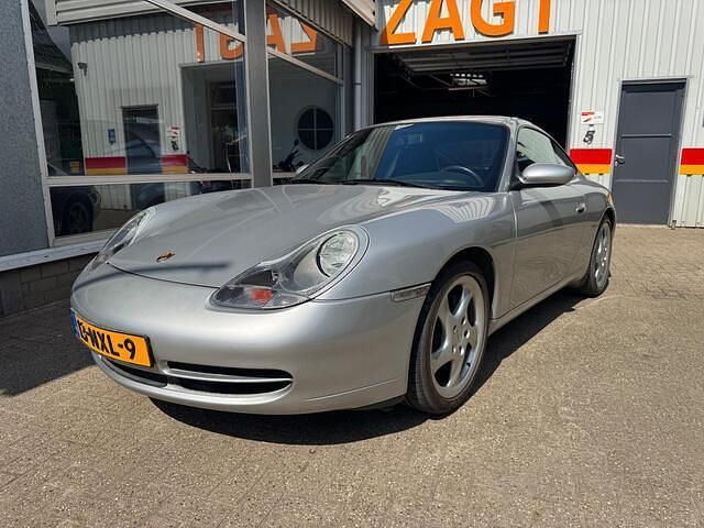 Grijs Gebruikt 2001 Porsche 911 Carrera 4 Coupé | € 42.495 (Eerlijke prijs) - Afbeelding 1/4