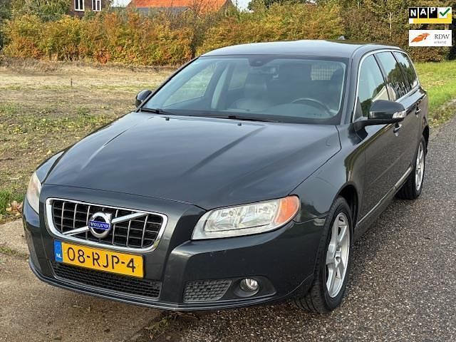 Grijs, metallic lak Gebruikt 2011 Volvo V70 Momentum Stationwagen | € 9.499 (Eerlijke prijs) - Afbeelding 1/4