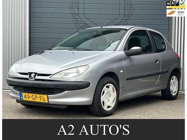 Grijs Gebruikt 2001 Peugeot 206 Hatchback | € 1.950 (Eerlijke prijs) - Afbeelding 1/4