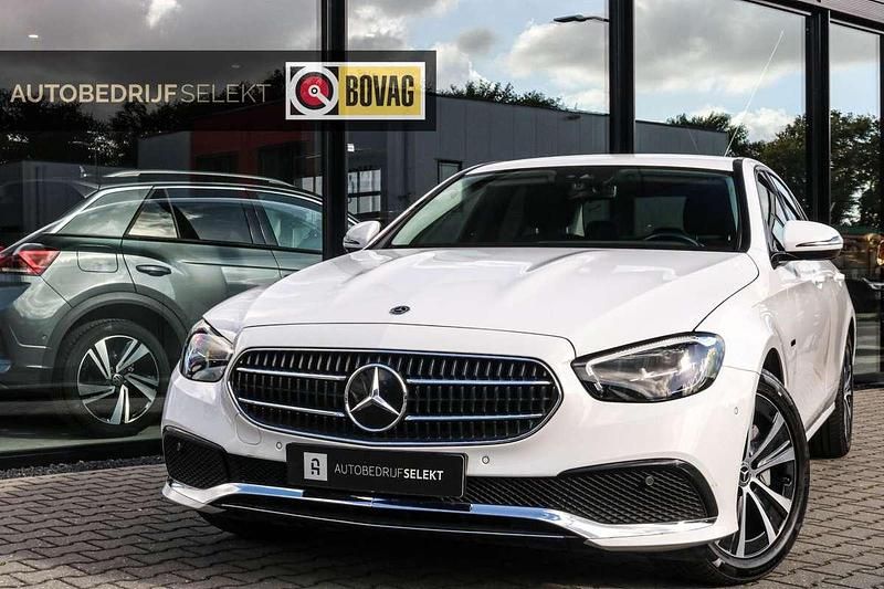 Wit Gebruikt 2021 Mercedes E300 Sedan | € 35.900 (Super prijs) - Afbeelding 1/4