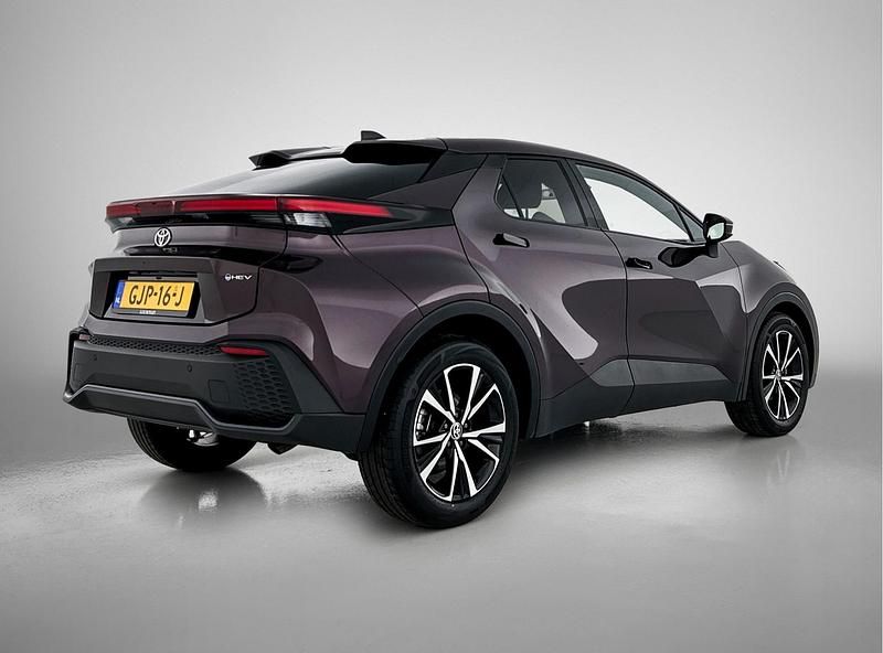 Occasion Toyota C-HR 140 PK (102 kW) 2024 Paars metallic SUV