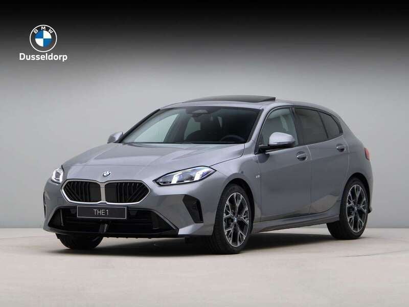 Grijs, metallic lak Nieuw 2025 BMW 120 M Sport Hatchback | € 51.929 (Goede deal) - Afbeelding 1/4