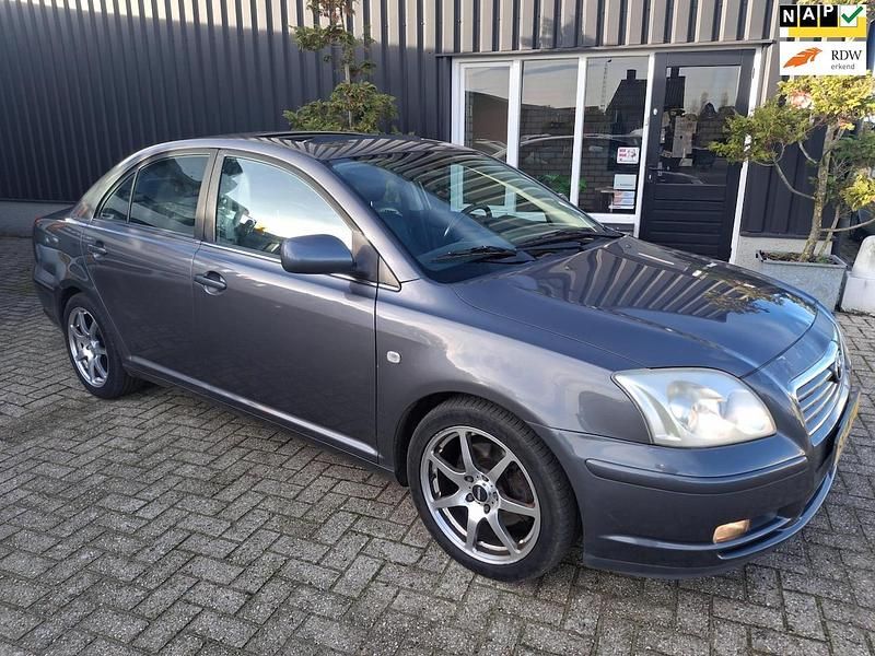 Grijs (metallic) Gebruikt 2006 Toyota Avensis Executive Sedan | € 1.500 (Super prijs) - Afbeelding 1/4