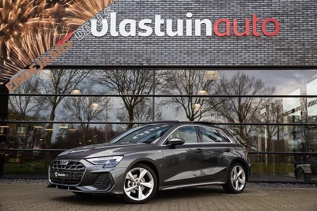 Grijs Gebruikt 2025 Audi A3 Sportback S-Line Hatchback | € 39.950 (Eerlijke prijs) - Afbeelding 1/4