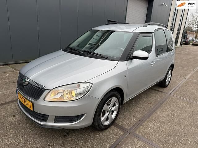 Grijs Gebruikt 2015 Skoda Roomster Elegance MPV | € 5.450 (Goede deal) - Afbeelding 1/4
