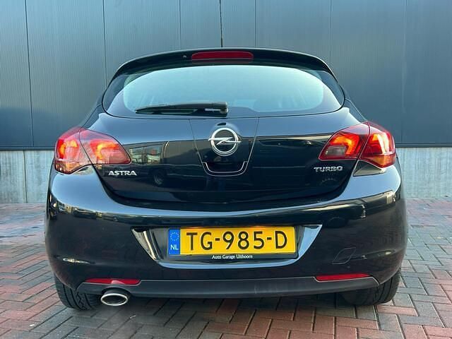Occasion Opel Astra Sport 140 PK (102 kW) 2011 Zwart Hatchback