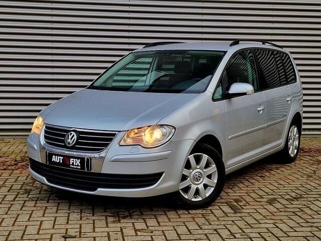 Grijs Occasion 2009 VW Touran Trendline MPV | € 7.999 (Duur) - Afbeelding 1/4
