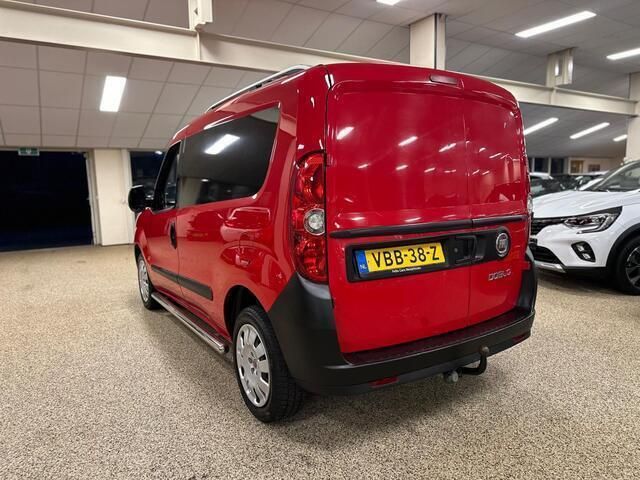 Occasion Fiat Doblò 95 PK (69 kW) 2010 Rood MPV