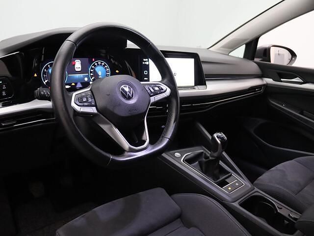 Occasion VW Golf VIII Business 131 PK (96 kW) 2021 Grijs Hatchback