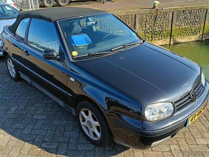 Occasion VW Golf Cabriolet Trendline 75 PK (55 kW) 1998 Zwart Cabriolet