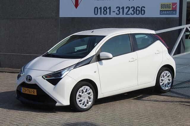 Occasion Toyota Aygo X-play 74 PK (54 kW) 2019 Wit Hatchback