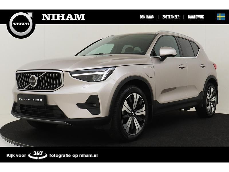 Roze Gebruikt 2023 Volvo XC40 Ultimate SUV | € 40.890 (Iets duurder) - Afbeelding 1/4