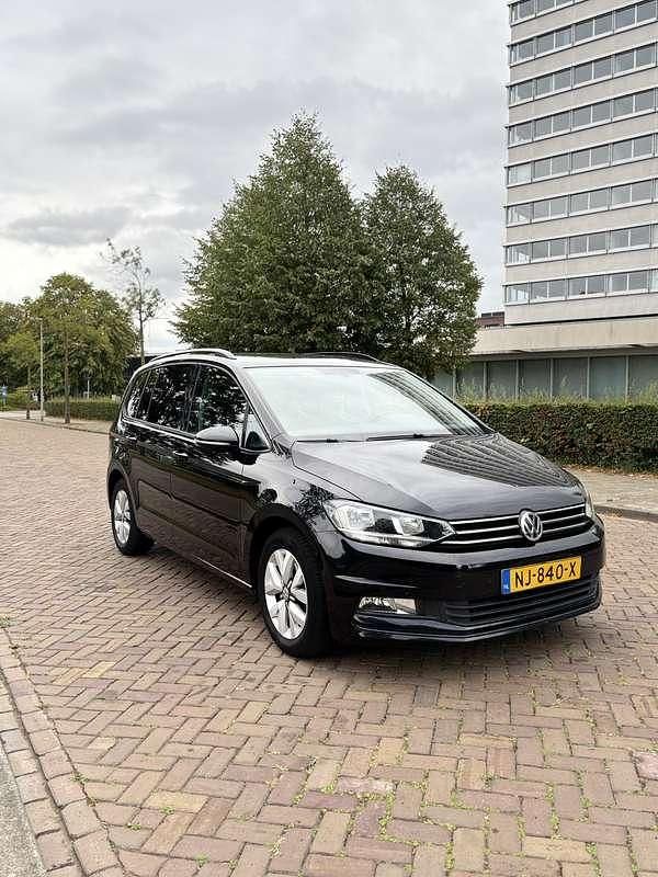 Zwart Gebruikt 2017 VW Touran Comfortline MPV | € 13.995 (Eerlijke prijs) - Afbeelding 1/4