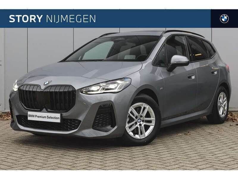 Grijs Gebruikt 2024 BMW 220 Active Tourer Executive MPV | € 44.950 (Eerlijke prijs) - Afbeelding 1/4