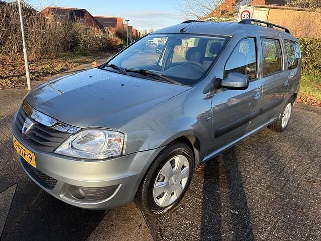 Grijs (metallic) Gebruikt 2009 Dacia Logan MCV Lauréate MPV | € 2.250 (Super prijs) - Afbeelding 1/4