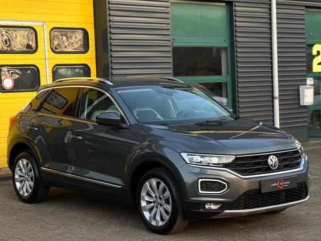 Grijs Gebruikt 2018 VW T-Roc Sport SUV | € 20.499 (Eerlijke prijs) - Afbeelding 1/4