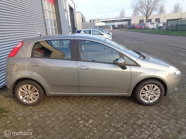 Occasion Fiat Grande Punto Emotion 95 PK (69 kW) 2006 Grijs Hatchback