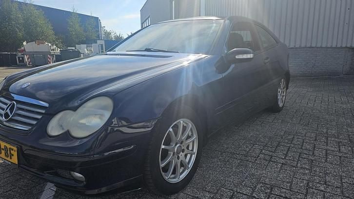 Gebruikt 2002 Mercedes C200 | € 1.950 - Afbeelding 1/1