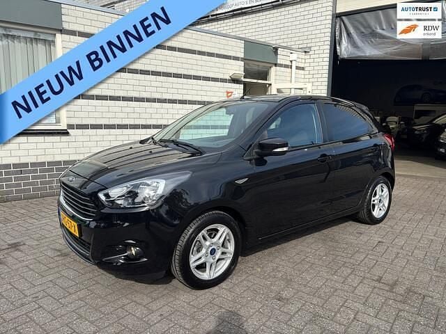 Zwart Gebruikt 2016 Ford Ka Plus Trend Hatchback | € 7.750 (Eerlijke prijs) - Afbeelding 1/4