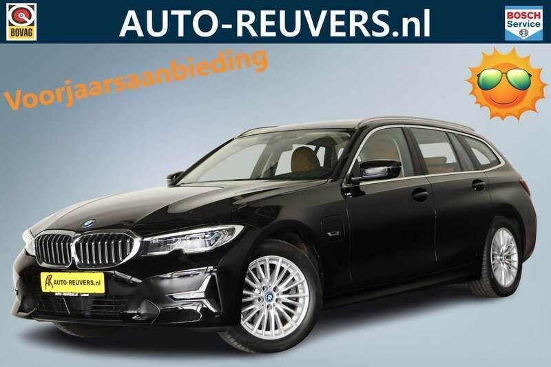 Zwart, metallic lak Gebruikt 2022 BMW 320 Executive Stationwagen | € 34.800 (Goede deal) - Afbeelding 1/4