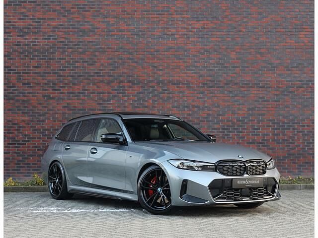 Grijs Occasion 2023 BMW 330 M Sport Stationwagen | € 43.950 (Eerlijke prijs) - Afbeelding 1/4