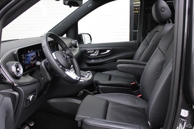 Occasion Mercedes V300 Exclusive 241 PK (177 kW) 2025 Grijs (metallic) MPV